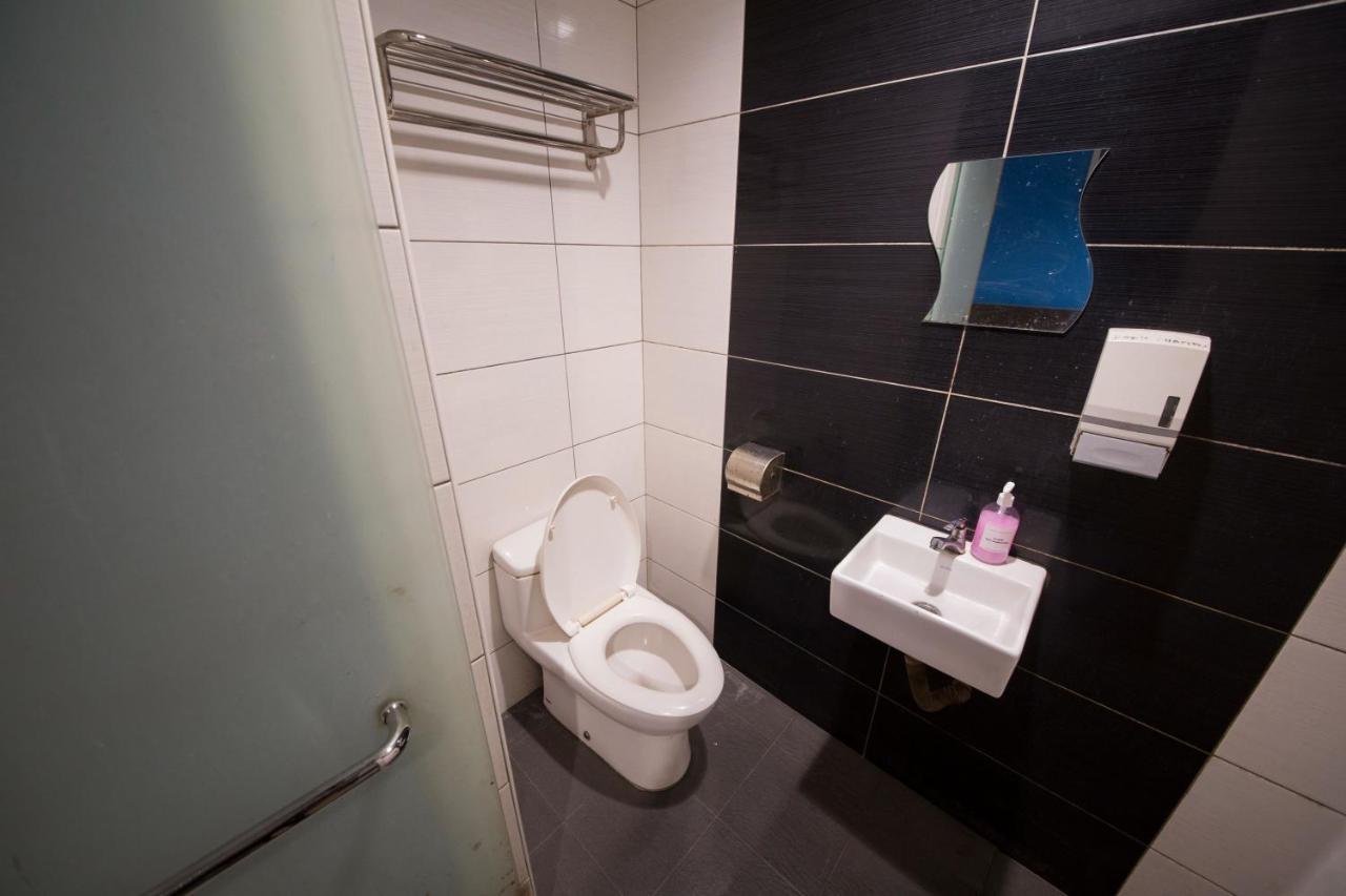 Golden Pearl Hotel Near Universiti Tun Hussein Onn Malaysia Uthm Batu Pahat Extérieur photo